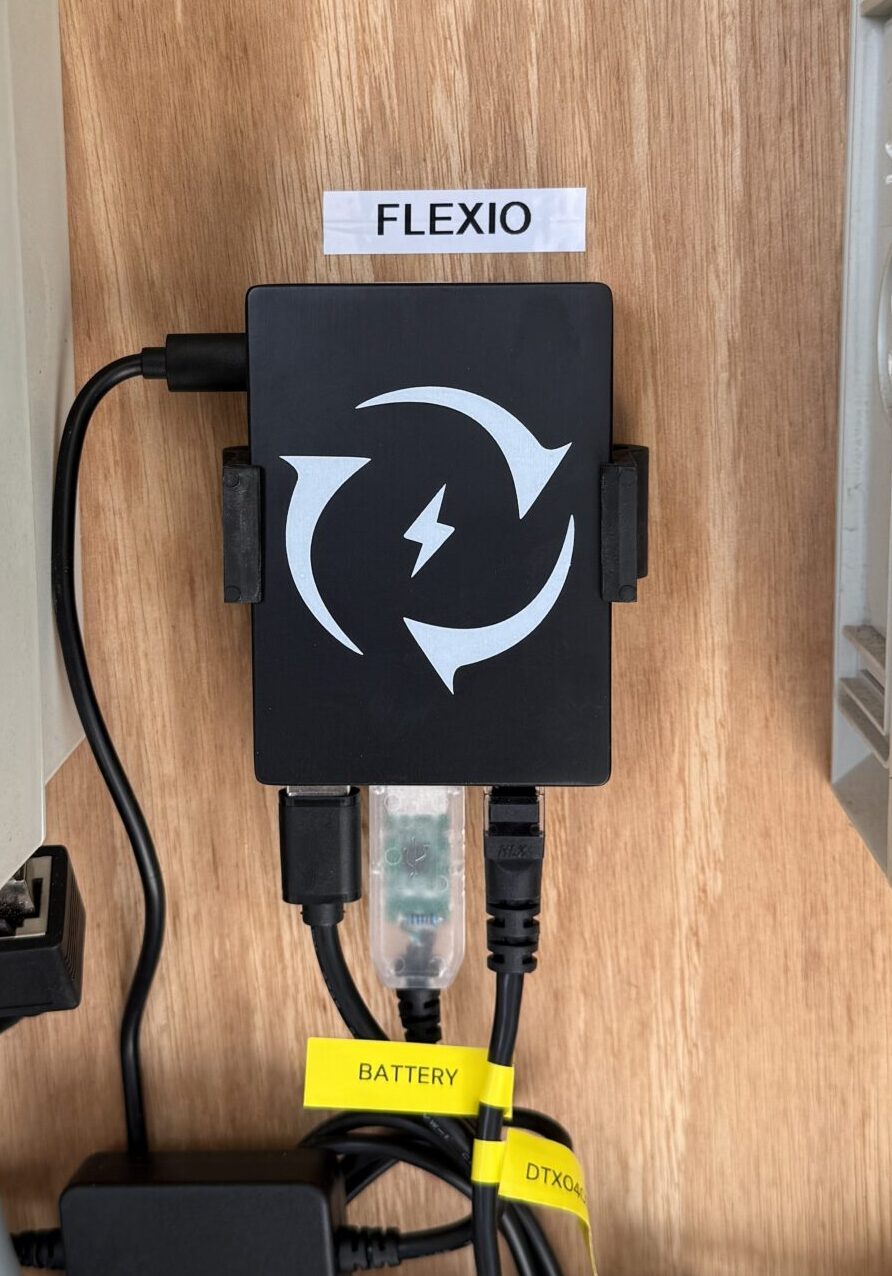 Flexio energiebeheersysteem gekoppeld aan thuisbatterij geïnstalleerd door Energyby pi