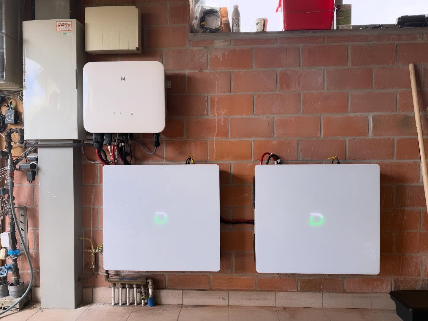 Dyness Powerbox thuisbatterijen installatie EnergyBy-Pi België energieopslag zonnepanelen batterij systeem