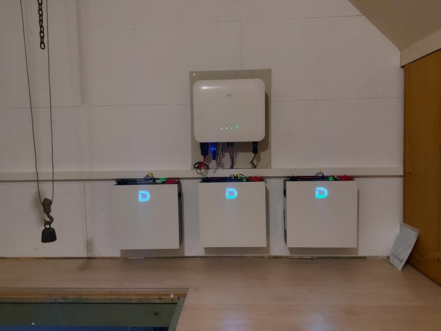 Dyness thuisbatterij installatie 15 kWh België EnergyBy-Pi energieopslag systeem zonnepanelen
